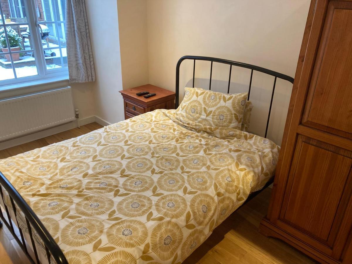 9 Chudleigh Close Apartman Bedford Kültér fotó