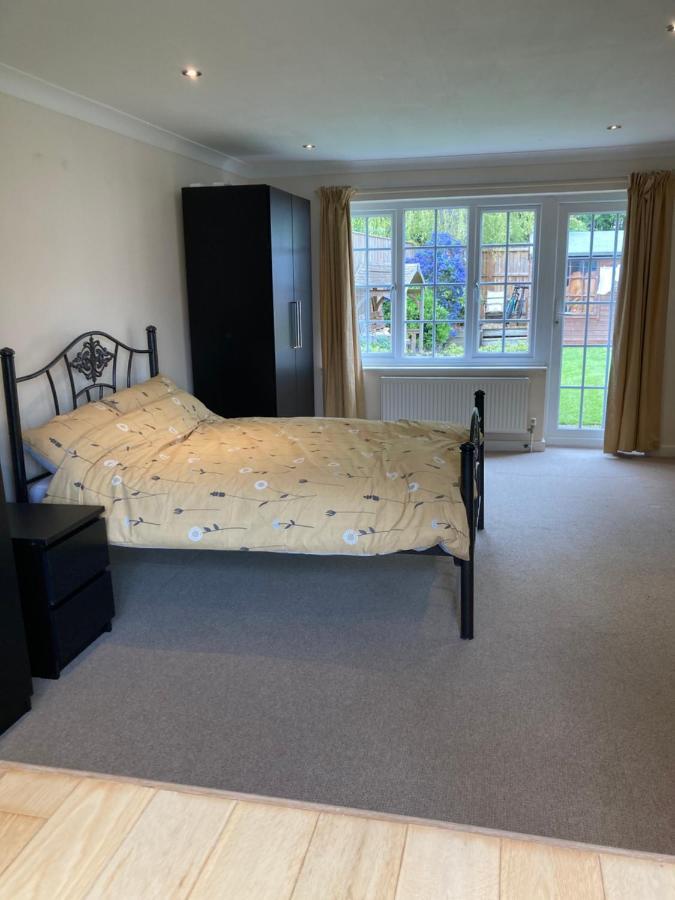 9 Chudleigh Close Apartman Bedford Kültér fotó