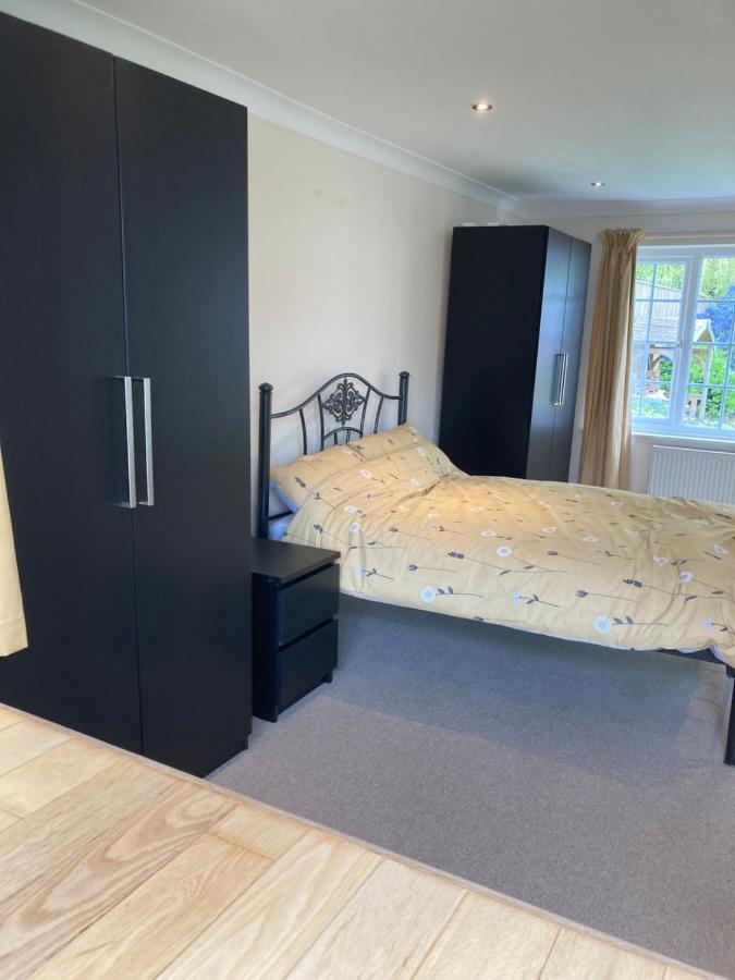 9 Chudleigh Close Apartman Bedford Kültér fotó